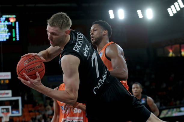 以坚定的意 以坚定的意